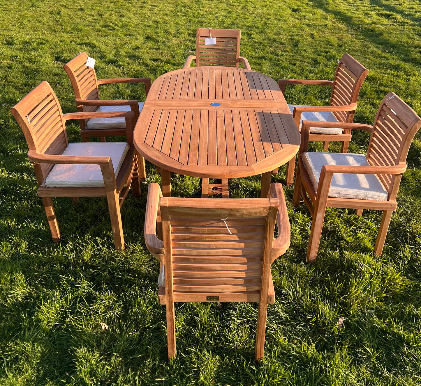 Teak Garden Furniture Set 180cm - 240cm Dining table & 8 Chairs with Cushions